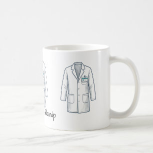 Witte doktersjas met turquoise identiteitsbadge koffiemok