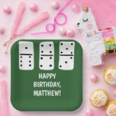 Witte Dominosen met zwarte Stippen op groen Papieren Bordje (Feest)