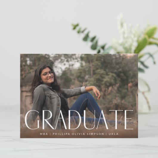 Witte Donkere Overlay Moderne Foto Afstuderen Aankondiging (Staand voorkant)