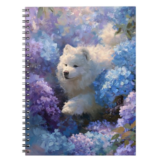 Witte donzige hond in Hydrangea Garden Notitieboek (Voorkant)