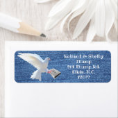 WITTE DOVE HOLDING BIBLE ETIKET (Insitu)