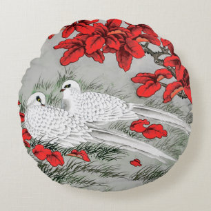  witte doven en rode bladeren op grijs / grijs rond kussen