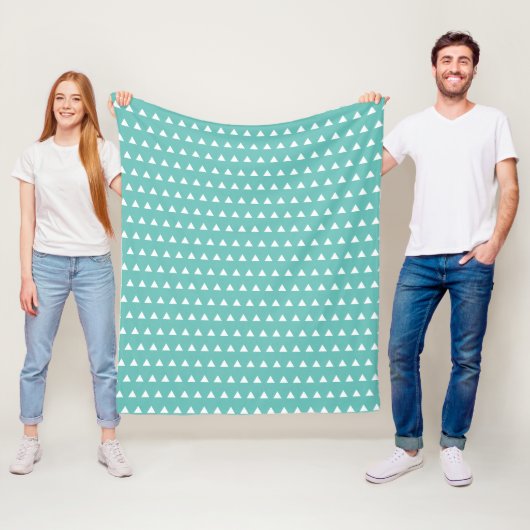 Witte driehoekspatroon fleece deken (In situ)