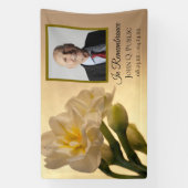 Witte Dubbele Daffodils Viering van het Leven Begr Spandoek (Verticaal)