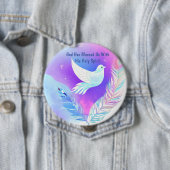 Witte duif met roze en blauwe veren ronde button 4,0 cm (In situ)