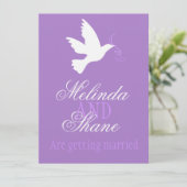 Witte duif paarse lint formele bruiloft uitnodigin kaart (Staand voorkant)