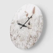 Witte Duitse herder in de sneeuw Grote Klok (Hoek)