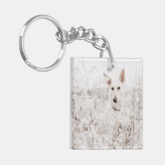 Witte Duitse herder in de sneeuw Sleutelhanger (Voorkant Links)
