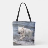 Witte Duitse Herder op Lake George Tote Bag (Achterkant)