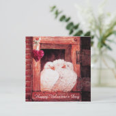 WITTE DUIVEN IN ROOD VENSTER VALENTIJN DAG MONOGRA FEESTDAGENKAART (Staand voorkant)