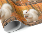 Witte eekhoorn die een eikel vasthoudt cadeaupapier (Rol Hoek)