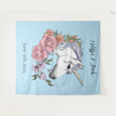 Witte eenhoorn roze bloemen blauw wandkleed (Voorkant (horizontaal))