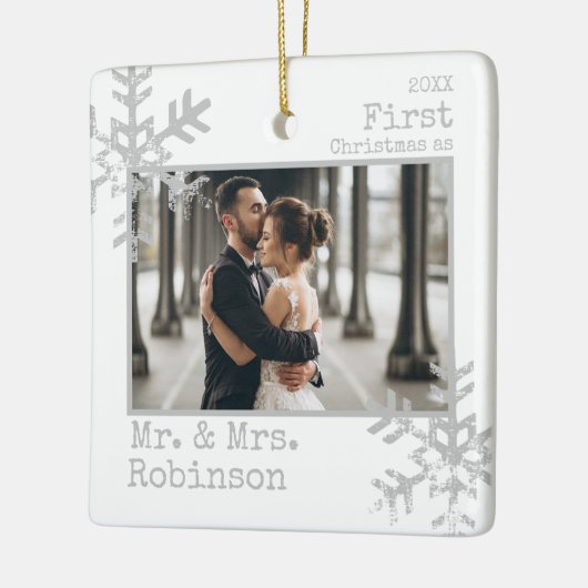 Witte Eerste Kerstmis Mr. & Mrs Foto Keramisch Ornament (Links)