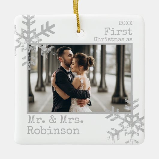 Witte Eerste Kerstmis Mr. & Mrs Foto Keramisch Ornament (Voorkant)