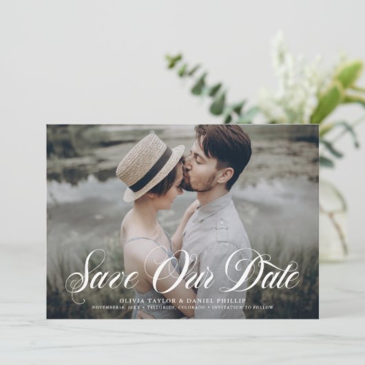 Witte Elegante Bloei Schrift Foto Save The Date (Staand voorkant)