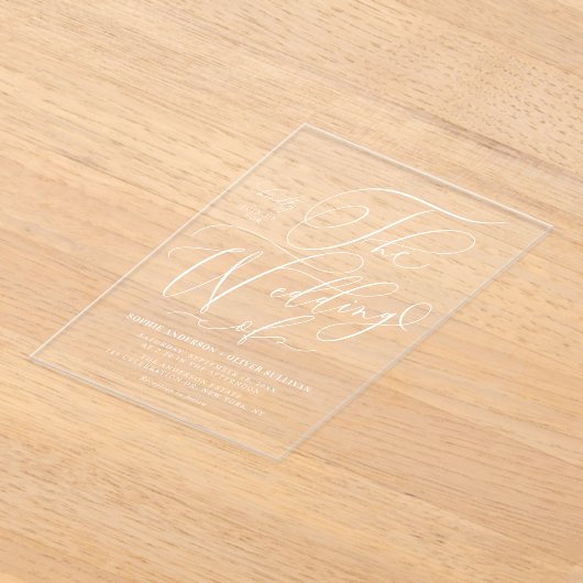 Witte elegante grillige kalligrafie bruiloft acryl uitnodigingen (Laagn)