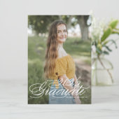 Witte Elegante Script Afstudeerklas 2026 Kaart (Staand voorkant)