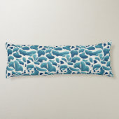 Witte en blauwe Abstracte bladeren | Kustpatroon Lichaamskussen (Achterkant)
