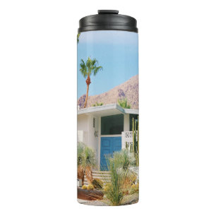WITTE EN BLAUWE CONCRETE BOUW NEAIRE GROENBOMEN  THERMOSBEKER