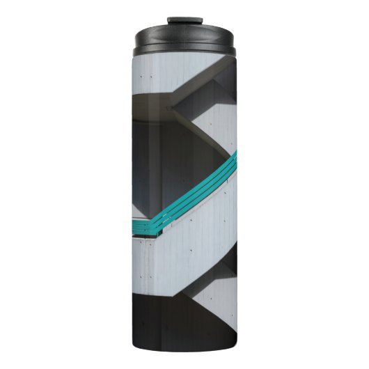 WITTE EN BLAUWE CONCRETE BOUW THERMOSBEKER (Voorkant)