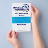 Witte en blauwe druk wassen diensten flyer (Hand)