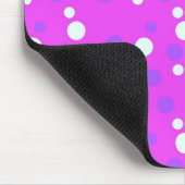 witte en blauwe stippen, roze muismat (Hoek)
