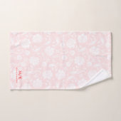 Witte en bleek roze bloemdamast | monogram bad handdoek (Handdoek)