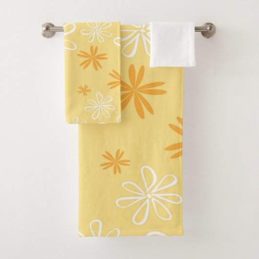 witte en bruine bloempatroon kussensloop bad handdoek (Insitu)