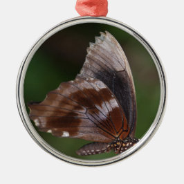 Witte en bruine vlinder op rode bloem metalen ornament