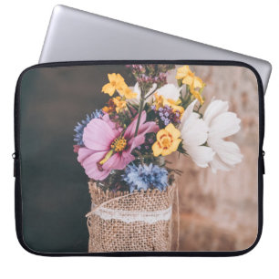WITTE EN GEEL VLOEISTSTROMEN IN DE GLASVASE LAPTOP SLEEVE