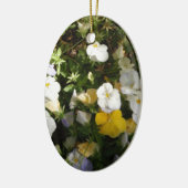 Witte en gele viooltjes keramisch ornament (Links)