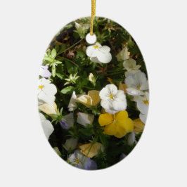 Witte en gele viooltjes keramisch ornament