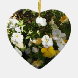 Witte en gele viooltjes keramisch ornament