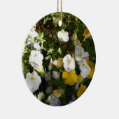 Witte en gele viooltjes keramisch ornament (Rechts)