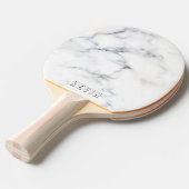 Witte en grijze faux marmer aangepaste monogram tafeltennisbatje (Voorkant Gekanteld)
