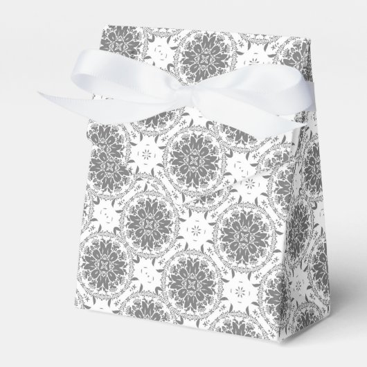Witte en grijze folklore ornament damask bedankdoosjes (Voorkant Zijde)