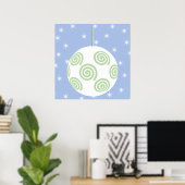 Witte en groene kerst Bauble. Op Starry Blue. Poster (Thuiskantoor)