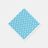 Witte en lichtgele vlinders die blauw vliegen servet (Hoek)