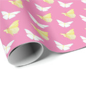Witte en lichtgele vlinders die roze vliegen cadeaupapier (Rol Hoek)