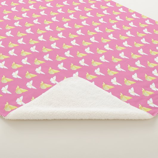 Witte en lichtgele vlinders die roze vliegen sherpa deken (3/4)