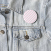 Witte en lichtroze strepen. ronde button 5,7 cm (In situ)