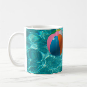 Witte en meerkleurige strandbal koffiemok