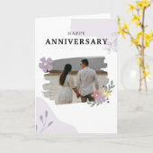 Witte en Paarse eenvoudige Happy Jubileum Kaart (Gele Bloem)