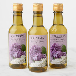Witte en paarse lilacen op textuur wijn etiket