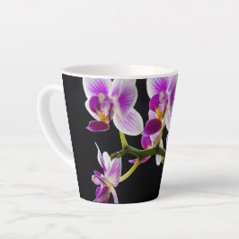 Witte en paarse orchidee latte mok