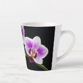 Witte en paarse orchidee latte mok (Rechts)