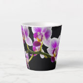 Witte en paarse orchidee latte mok (Voorkant)