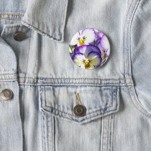 Witte en Paarse Violas Button (In situ)