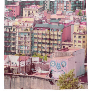 WITTE EN PINKTE WALL APARTMENT COMPLEX DOUCHEGORDIJN