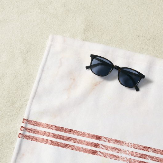 Witte en roos-goudfaux marmer strandlaken (In situ)